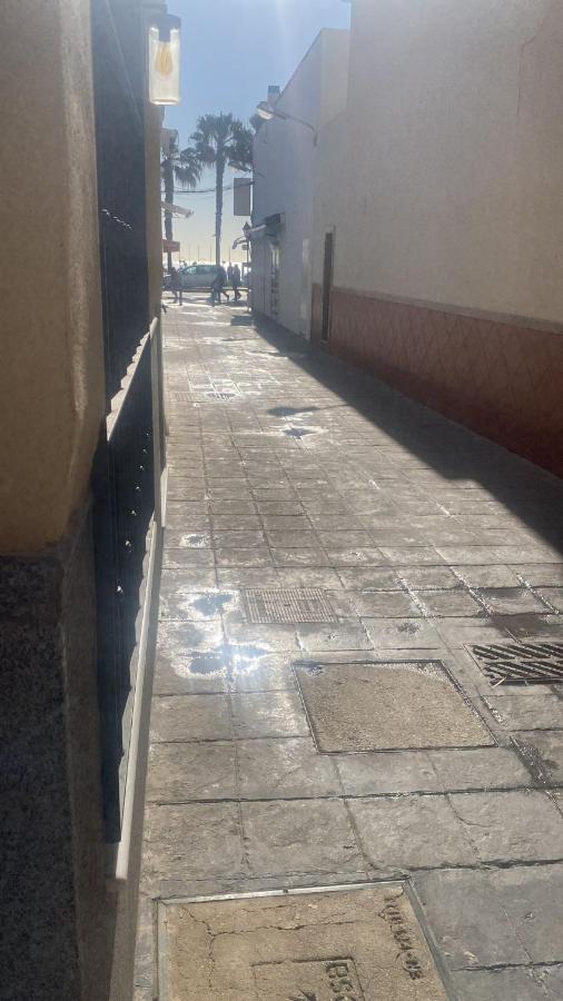 Apartamento Cubanito Primera Linea Bajondillo 托雷莫利诺斯 外观 照片